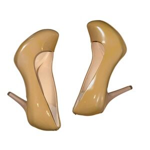 ISOLA Patent Leather Nude Pumps Heels SlipOn Stiletto Pre-Owned Womens Size 7.5M